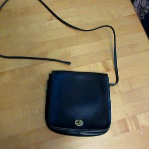 Coach Vintage  Black Leather Shoulder Bag Purse Handbag 0873-301 broken strap